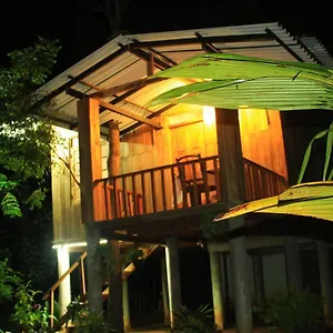 https://ruk-sewana-villa-tree-house.kandyhotelsnow.com