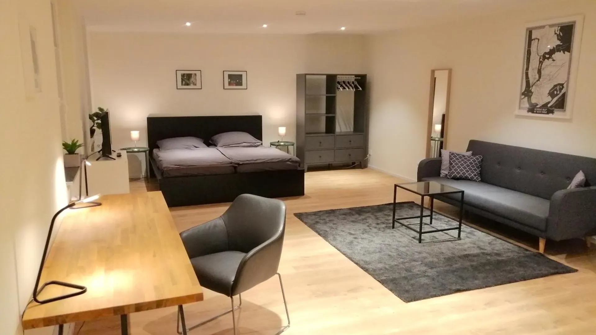 Apartment - Modern, Gemuetlich, Eigener Parkplatz Cologne
