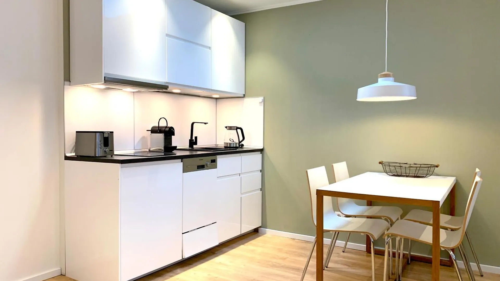 Apartment - Modern, Gemuetlich, Eigener Parkplatz Cologne